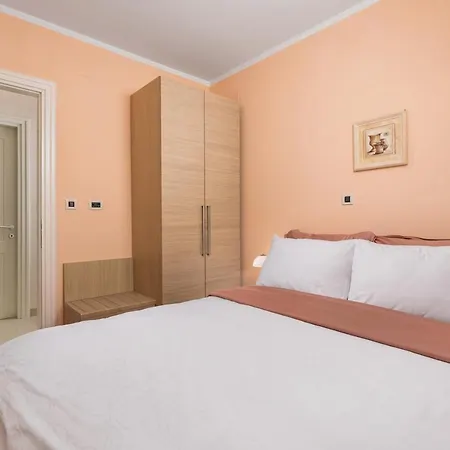 Apartment Perla With Balcony