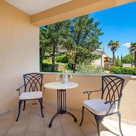 Apartment Perla With Balcony *