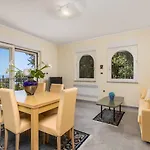 Apartmán Perla With Balcony
