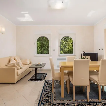 Perla With Balcony Apartamento Ičići