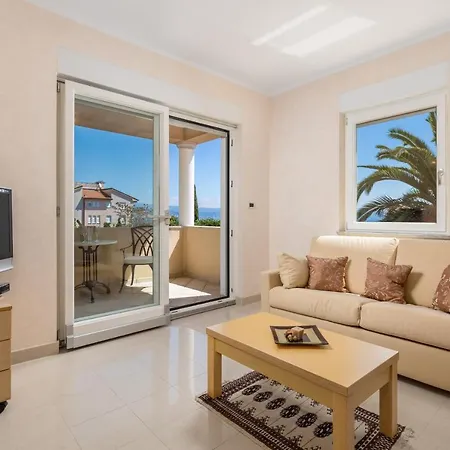Perla With Balcony Apartamento Ičići