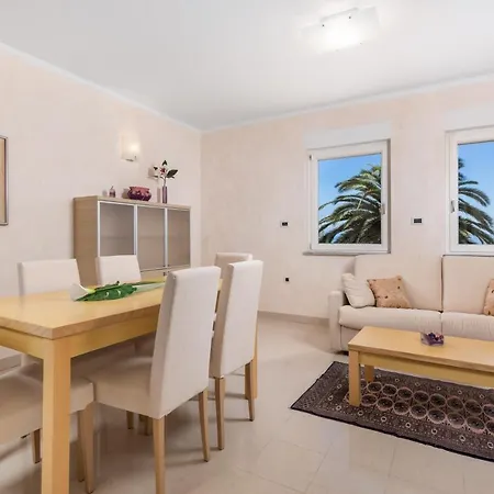 Apartamento Perla With Balcony