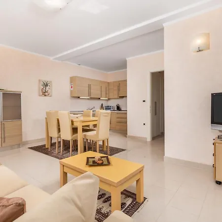 Perla With Balcony Apartamento Ičići