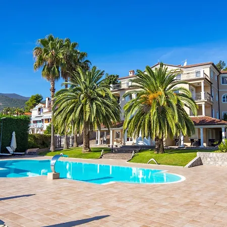 Perla With Balcony Apartment *