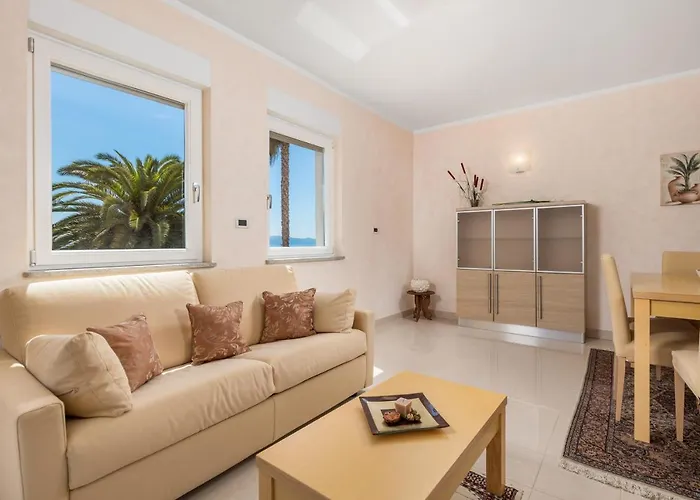 Perla With Balcony Apartament *