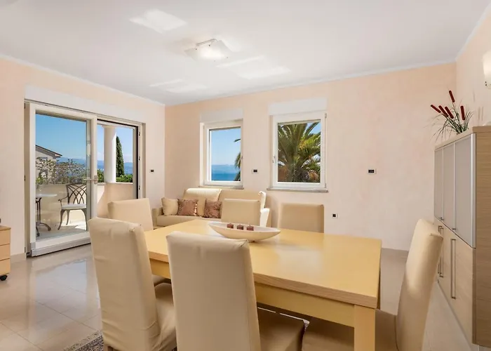 Apartament Perla With Balcony Ičići