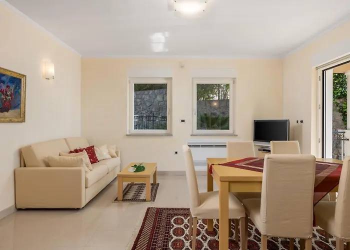 Perla With Balcony Apartament *