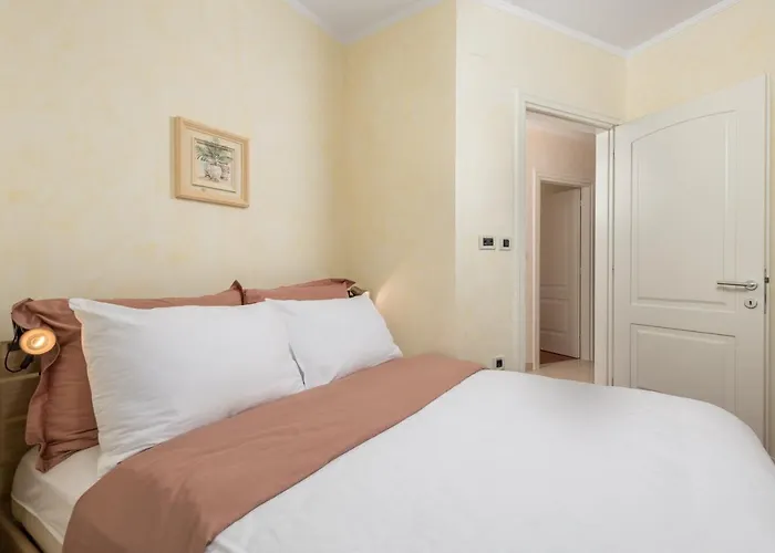 Perla With Balcony Apartament *